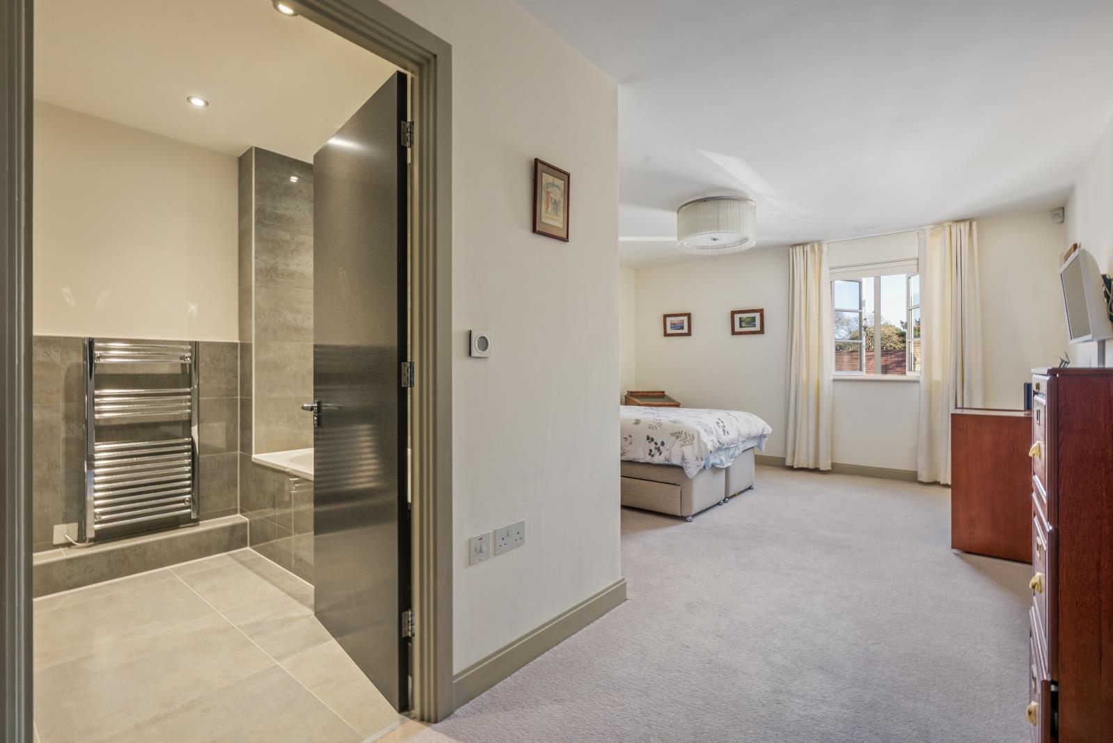 Property Image 95880565-24bc-4cc9-aa83-ce40149b6f3b