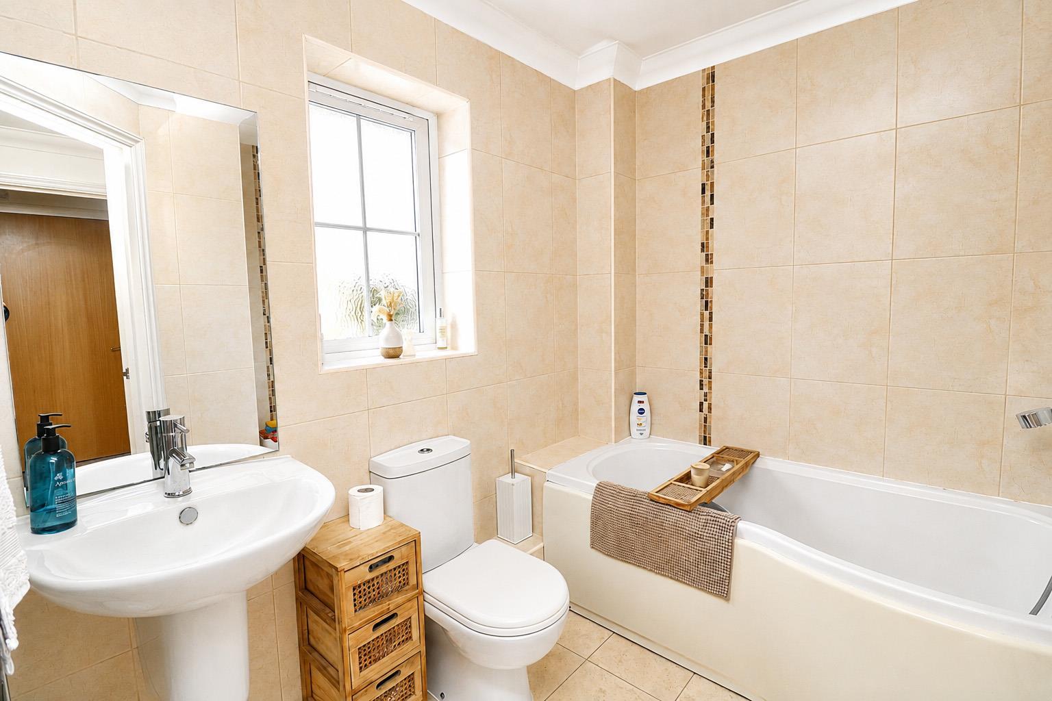 Property Image 958b838a-5de0-40c6-94cf-6bf5a3997384