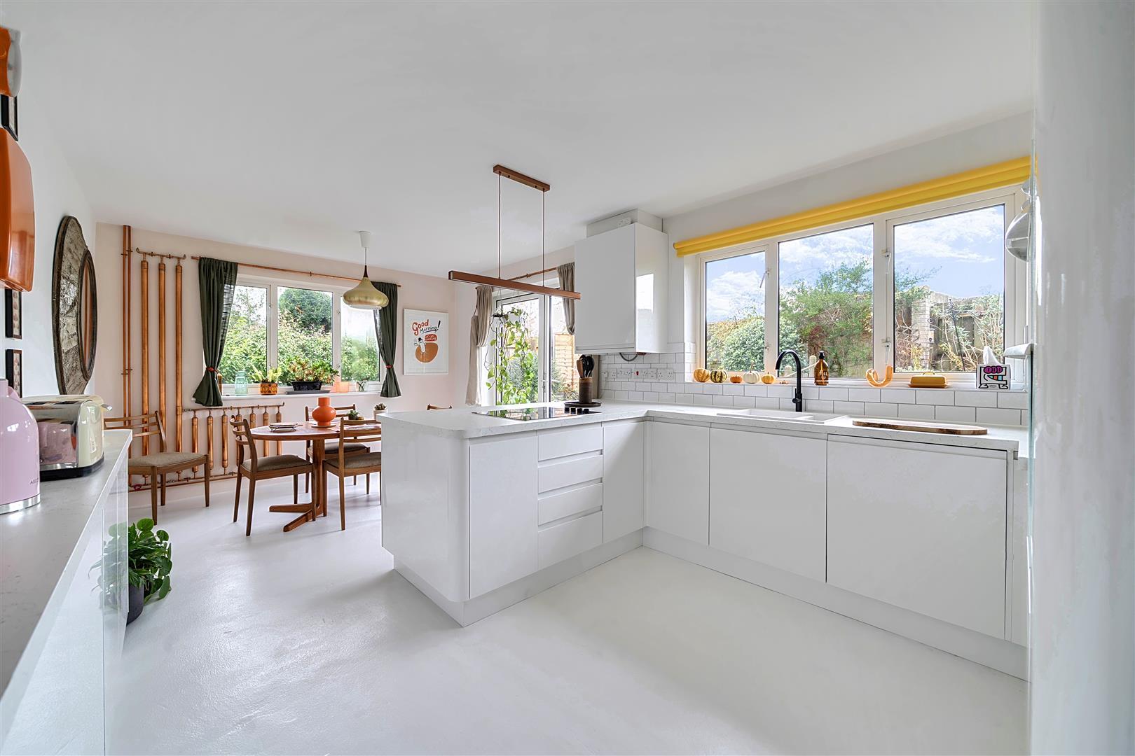 Property Image 958f54e4-6fb8-4b38-a585-cacb2e37c32e