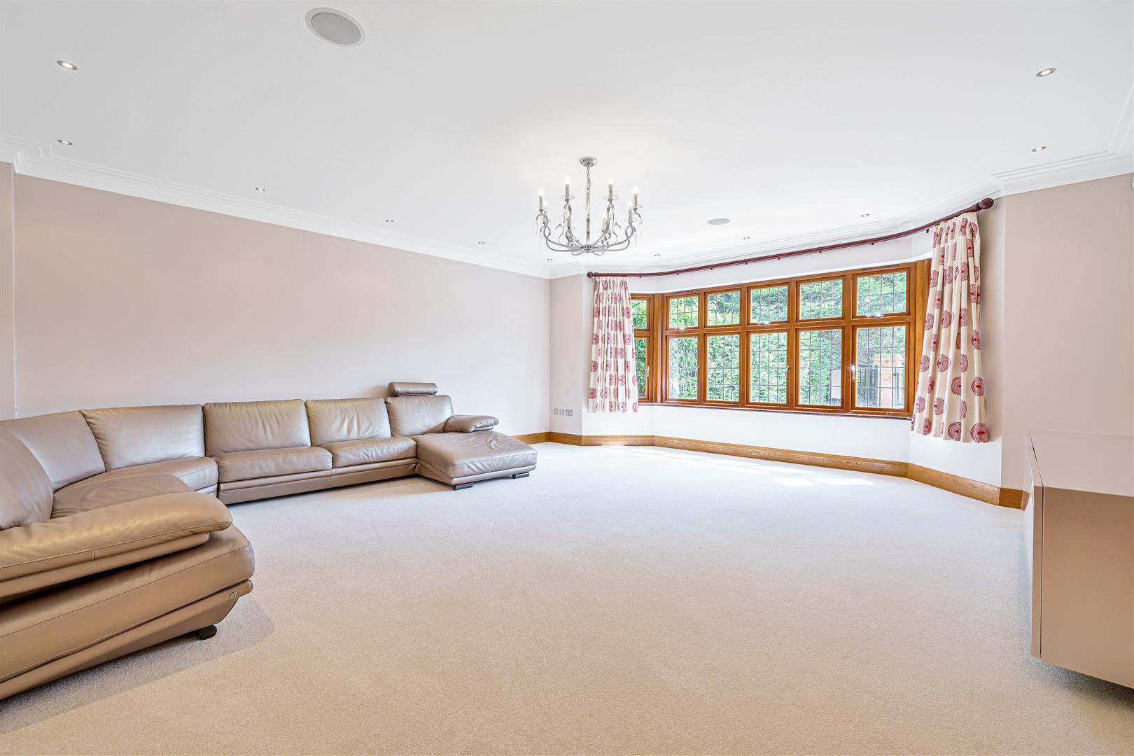 Property Image 95a61c54-01a7-451c-9105-273bd1b9ccca