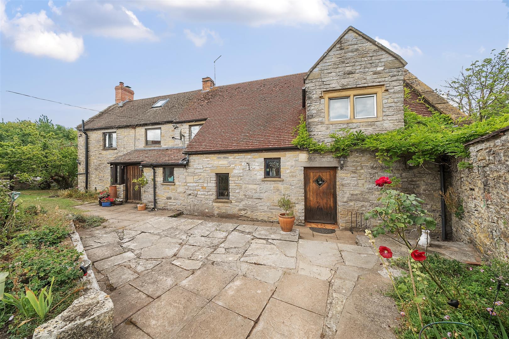 Property Image 95b0306f-09e7-44c7-8eca-56e9ffbae4df