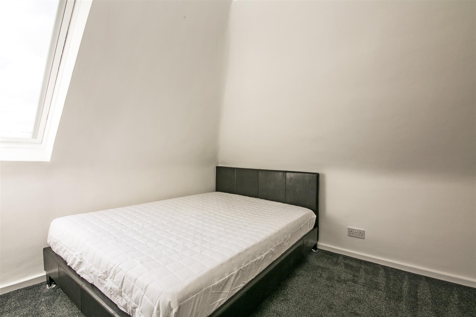 Property Image 95c88d00-b6e2-4d57-878e-08ce175a6372