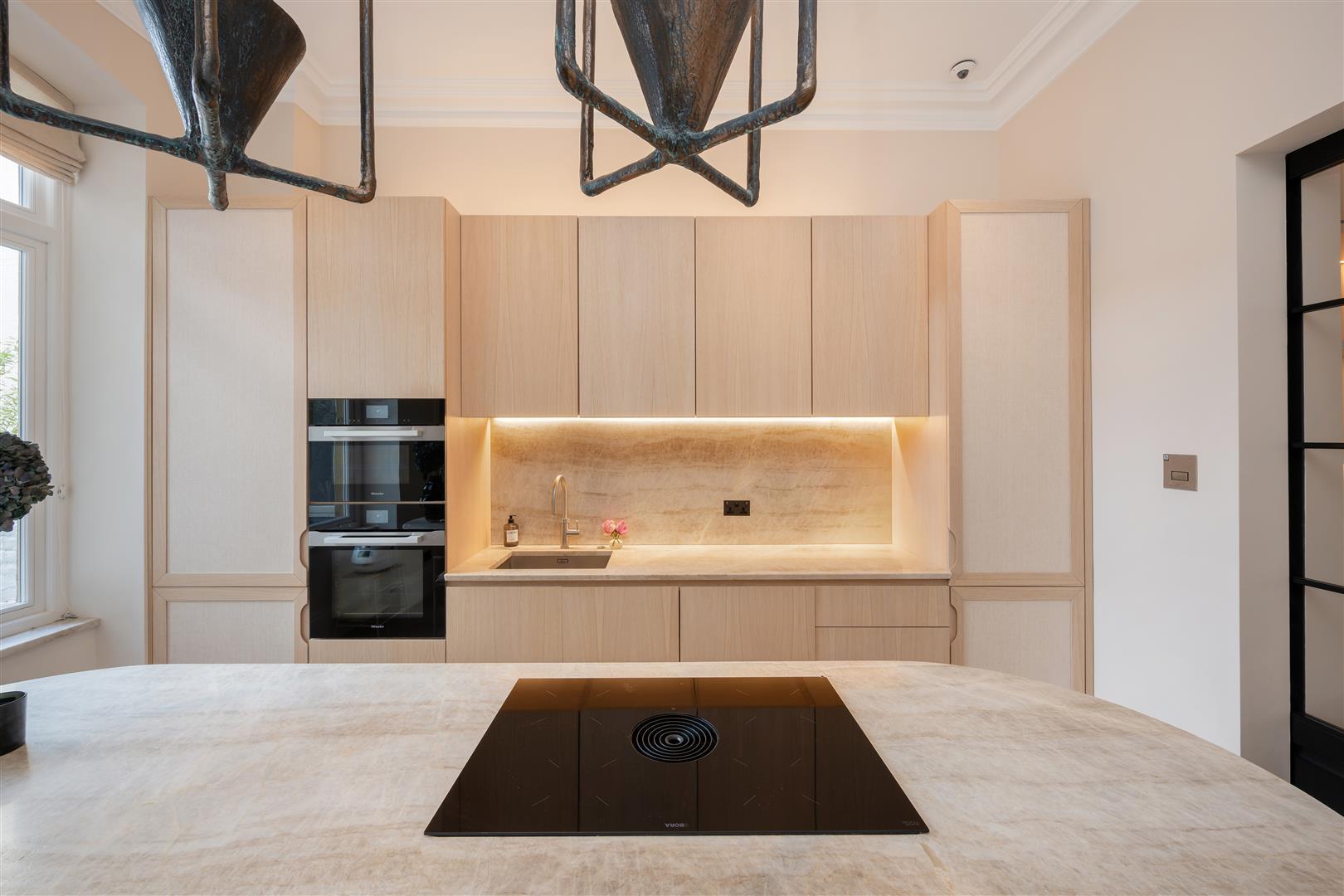 Property Image 95d6db4b-8b43-4460-bcc5-a56d6ba01172