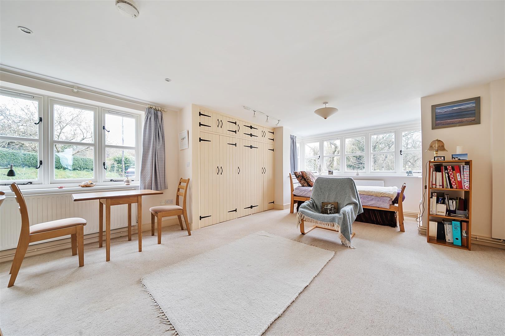 Property Image 95df1387-3ff5-4373-9e3d-e8bbf70fadb3