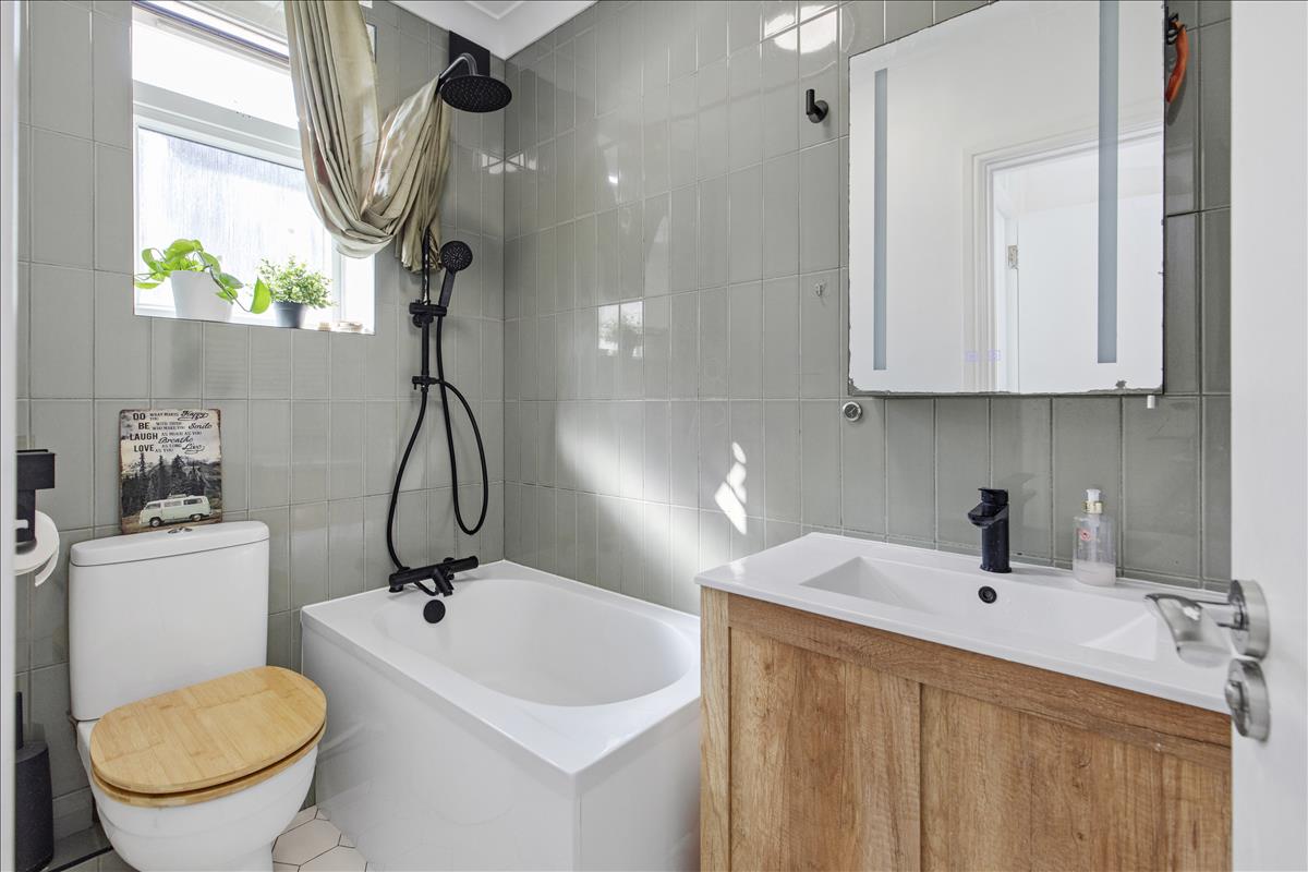 Property Image 95e823c4-963c-45f3-98b7-3c67b083639e