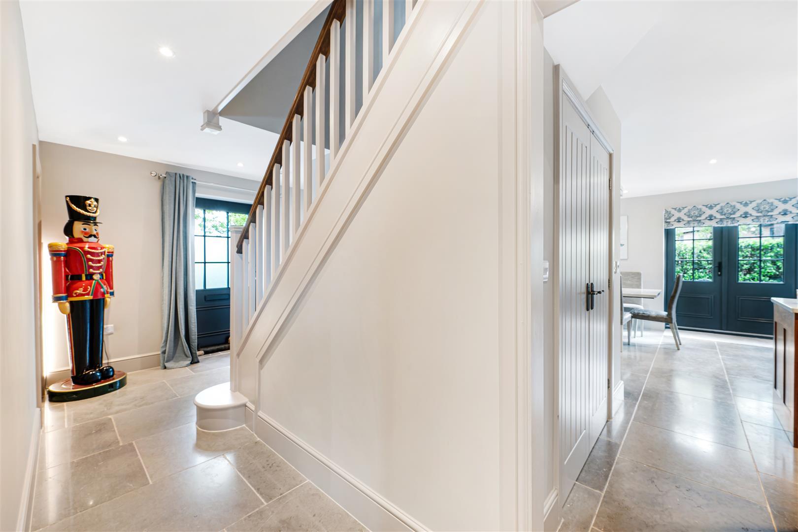 Property Image 96307ca7-bcd4-49dd-bee9-9f42c59251bd