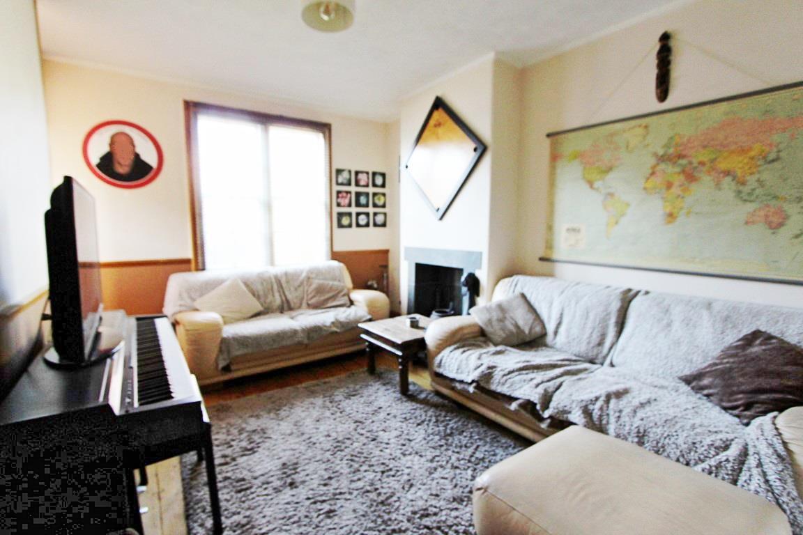 Property Image 9640f96f-b569-44c5-8b78-bdf9175c7f42