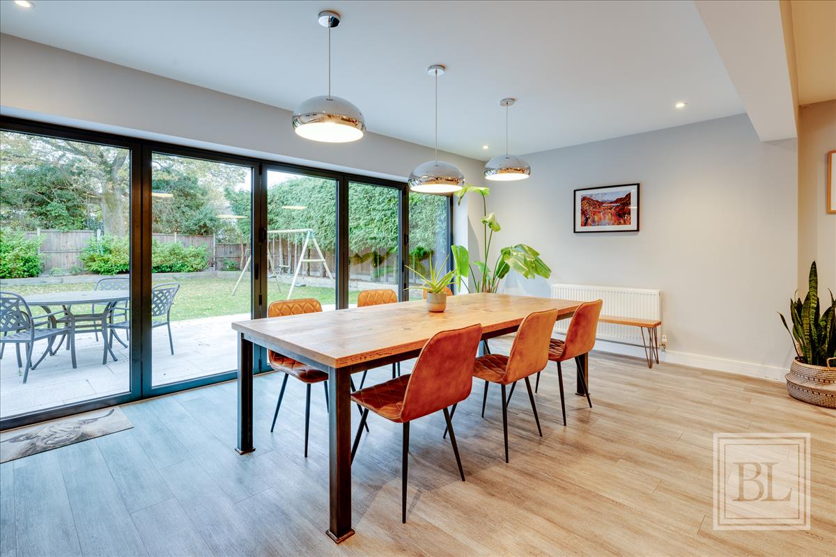Property Image 9660dd46-92b6-49ca-8c6b-407919c136fe