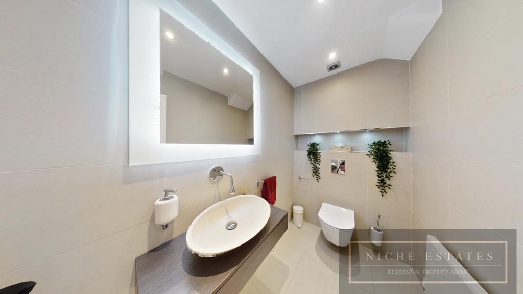 Property Image 9686950f-899e-4e7a-841e-c60e1e4fad9c