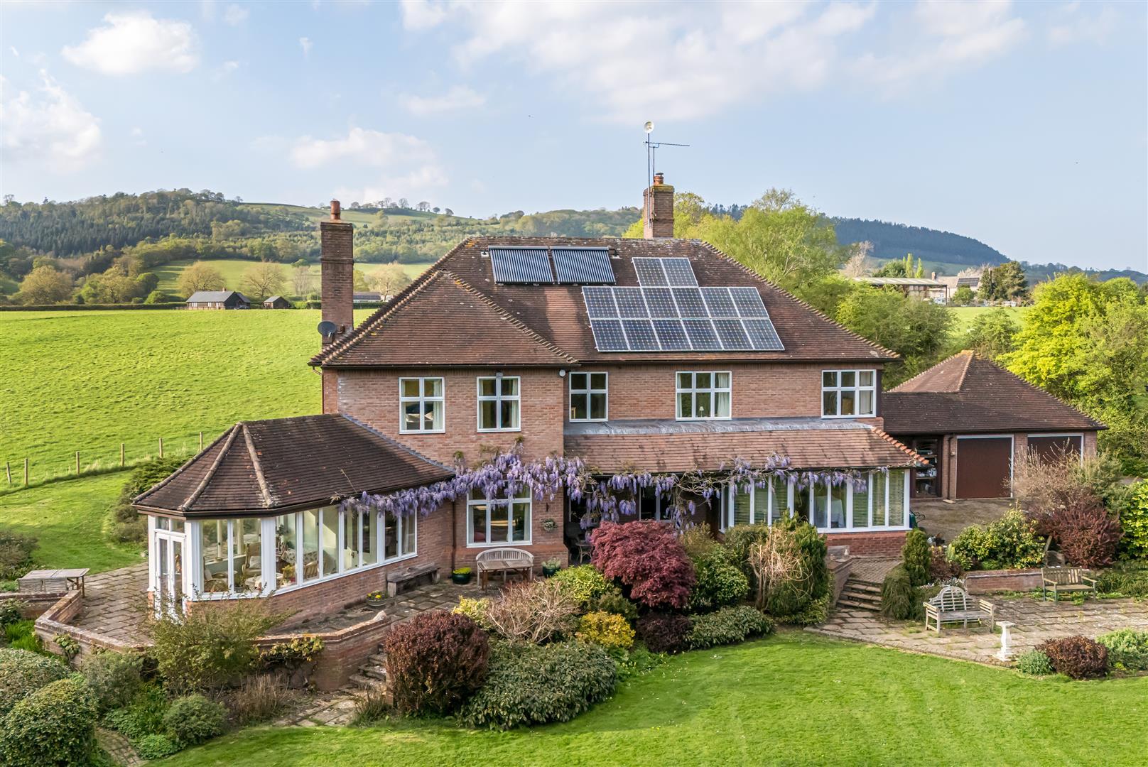 Property Image 9698f63a-b62c-4111-88ce-67eda69c2d79