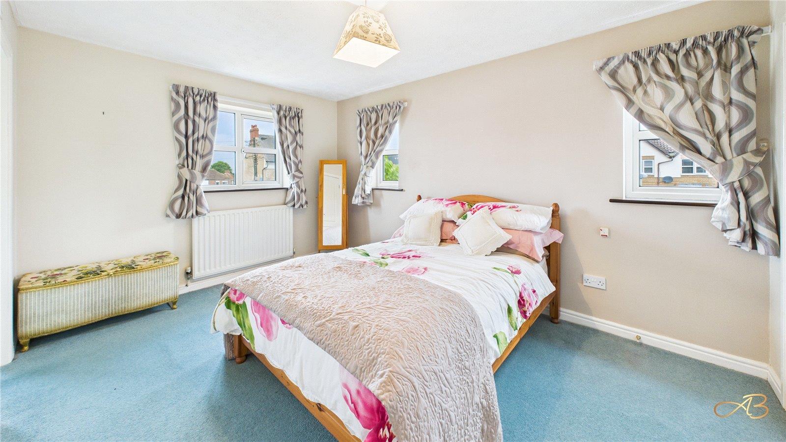 Property Image 96b54697-d1d3-4583-b55b-8aee83f4854d