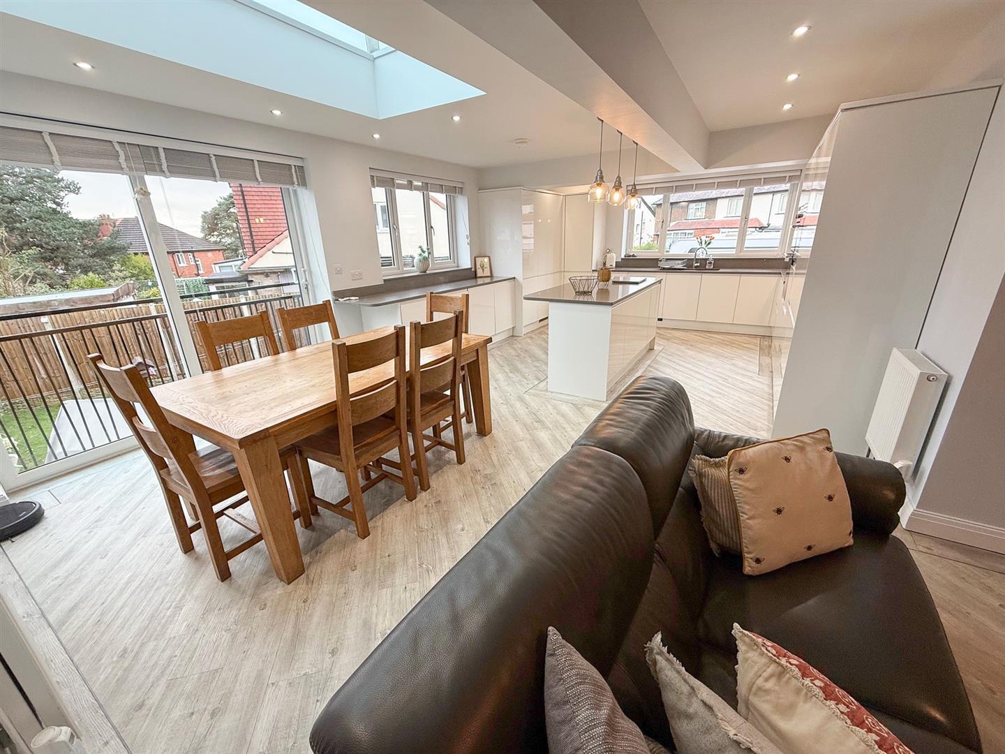 Property Image 96d4bb40-6492-43e3-90aa-600278c9bd21