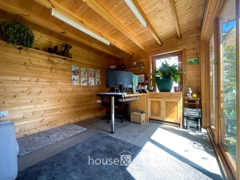 Property Image 96d88e3d-57fc-41e7-aa68-672fc6a96bee