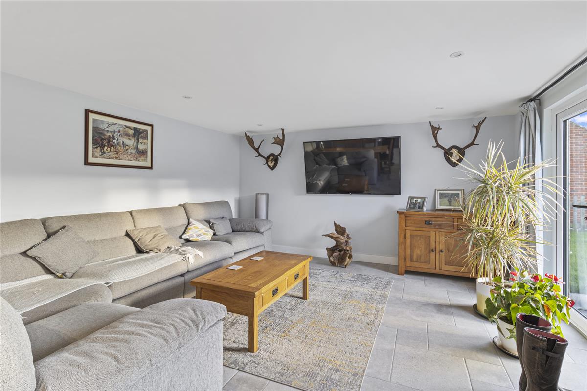 Annexe Sitting/Dining Room