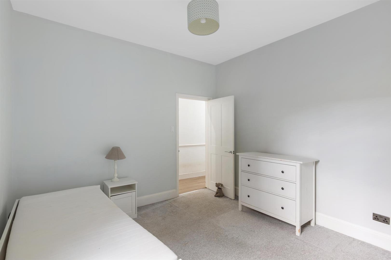 Property Image 96f9b1ba-50e5-4341-8370-35e9e5bc319b