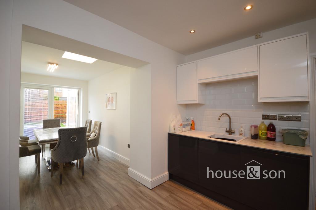 Property Image 96fe0831-0c23-4d4d-9d53-e9f4fffa8665