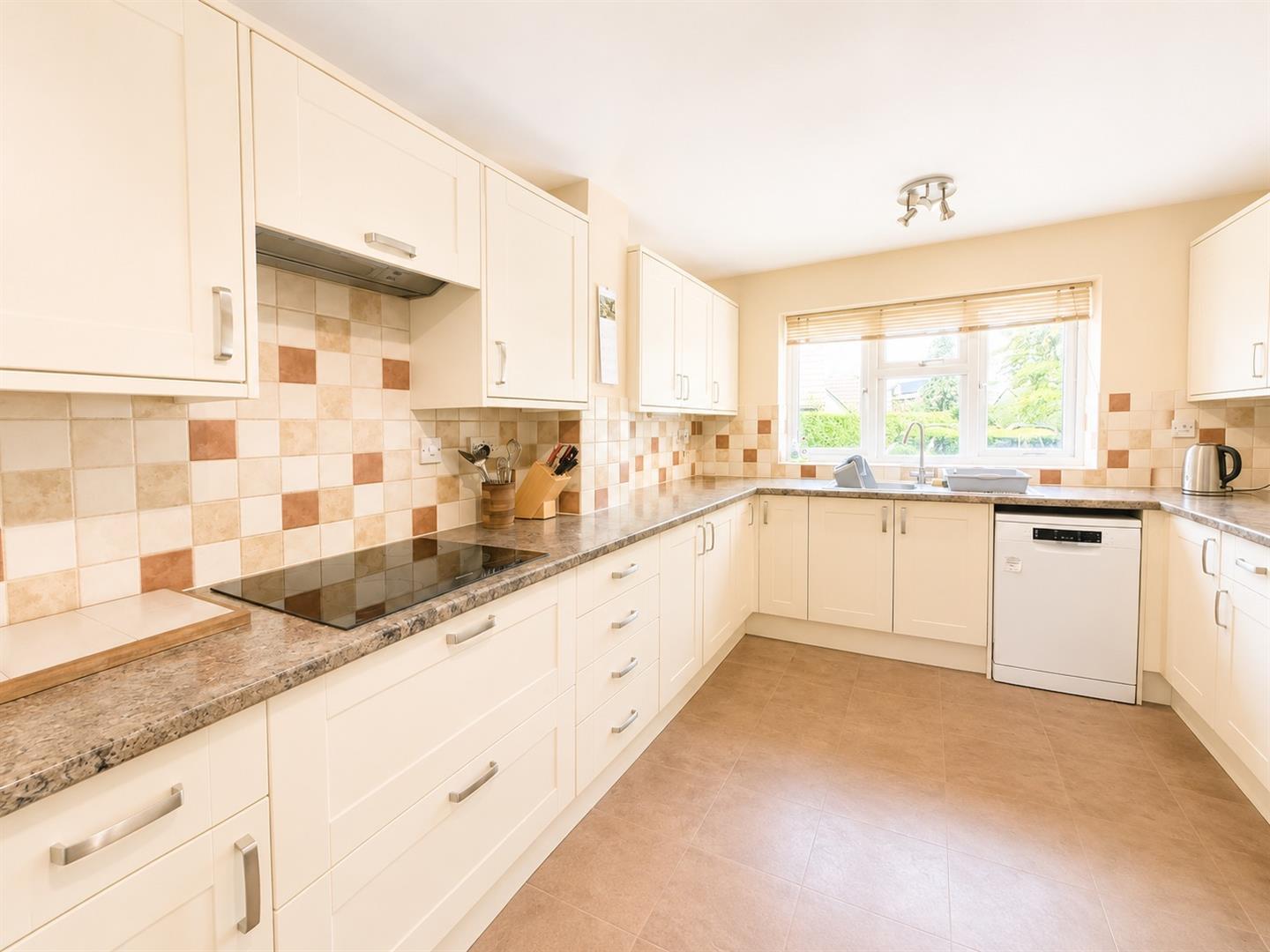 Property Image 97702378-ebbc-43e1-91db-517a1a38b105
