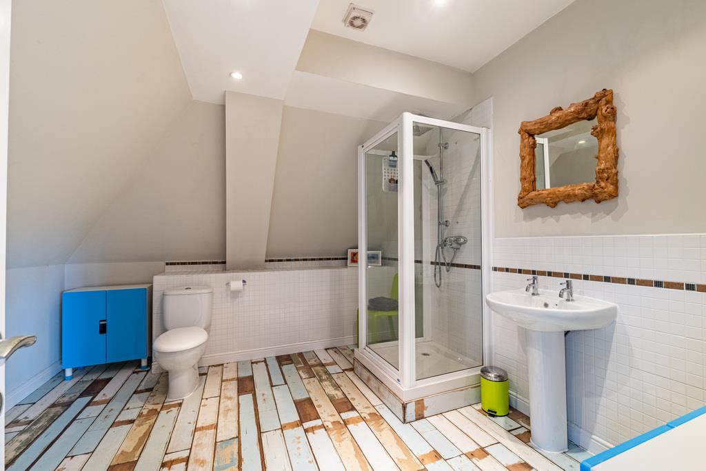 Property Image 977f1ea2-5e88-4519-87b0-00deafa130f3