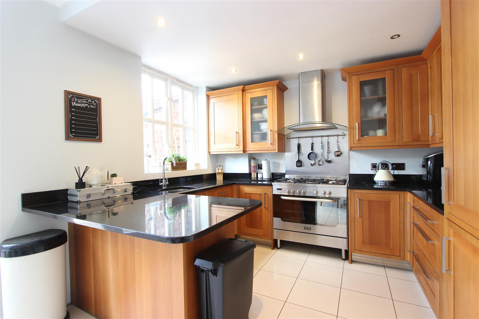 Property Image 97883803-7837-4ecb-b5aa-6e9121c54dc2
