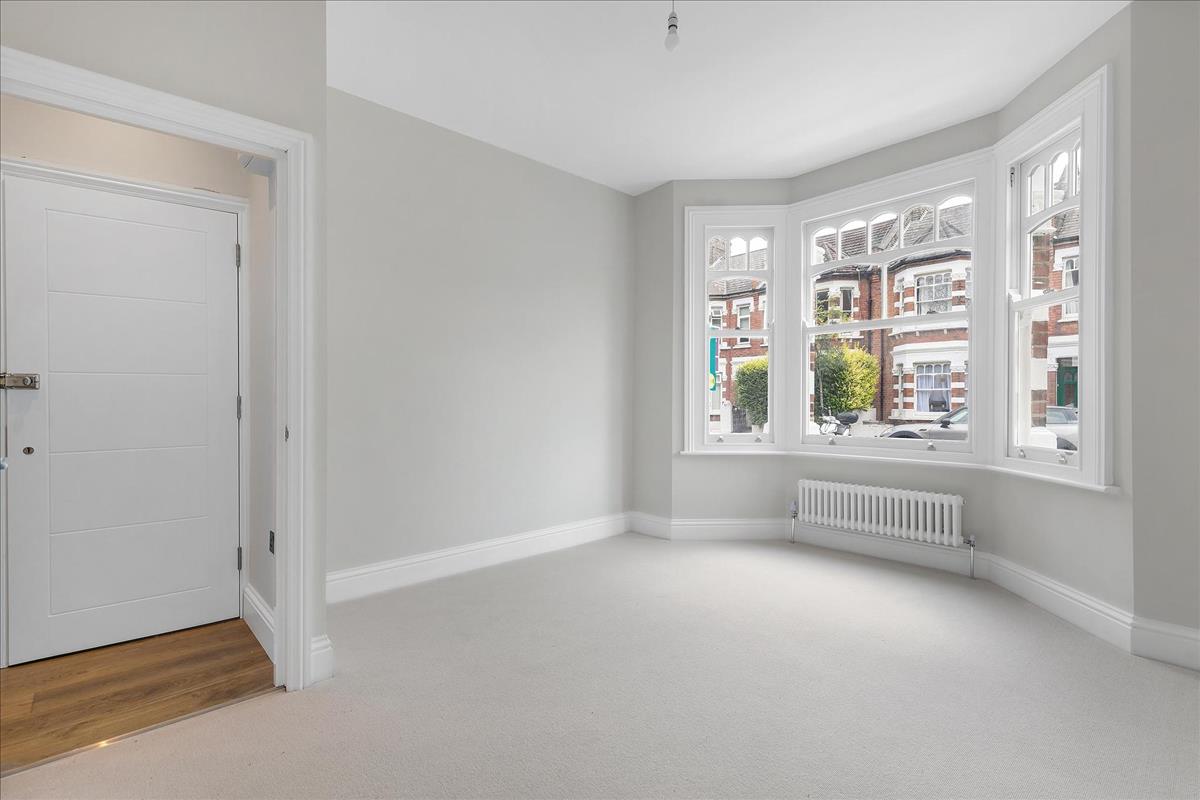 Property Image 979954d3-1f27-4445-af7f-627050e46ebc