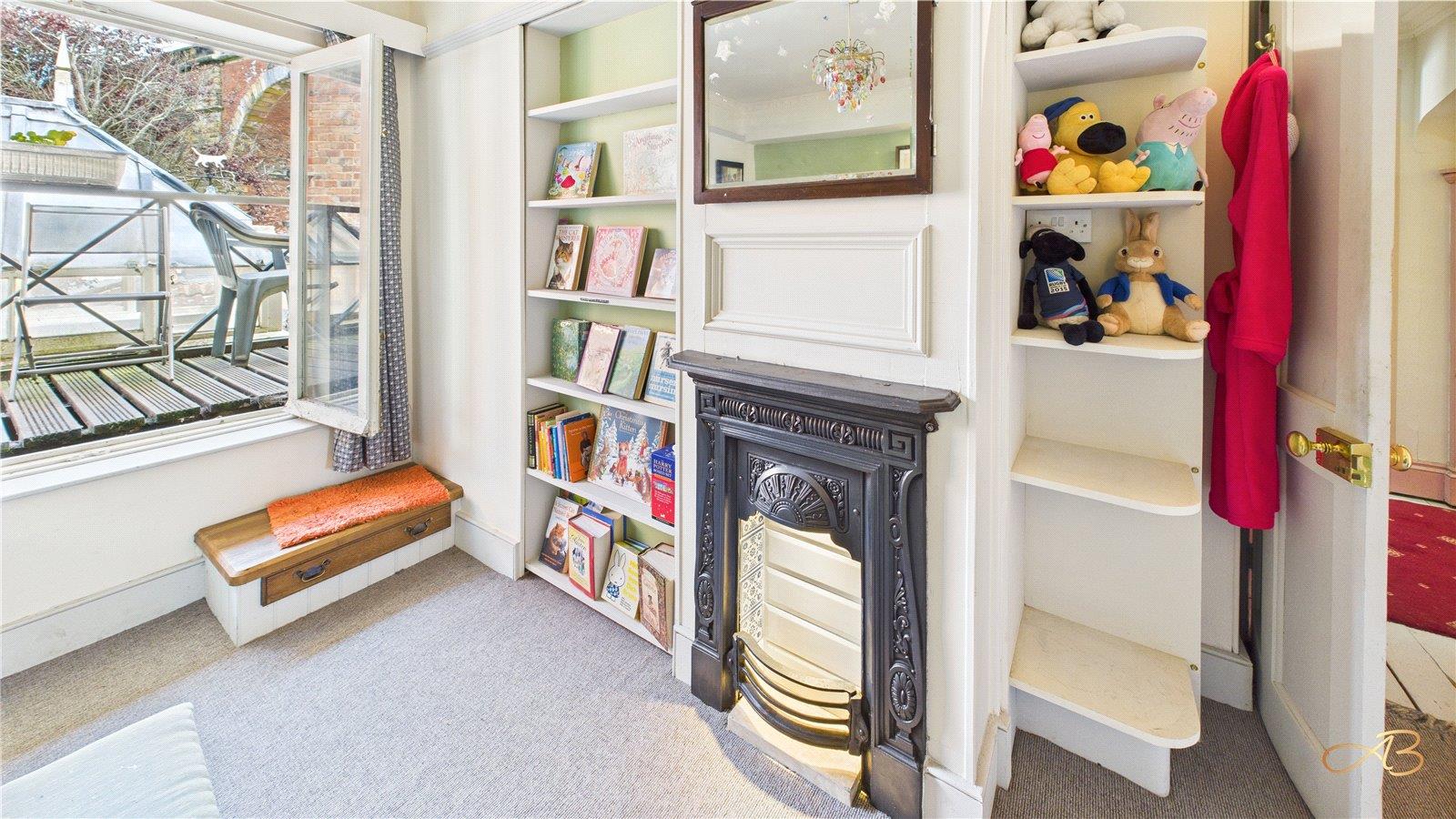 Property Image 98097b0c-ce22-4315-8c43-8d98fafb8ec6