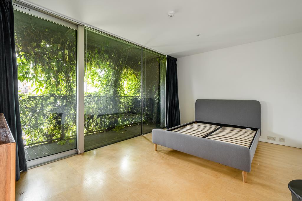 Modern bright architecturally designed house Shoreditch  bedroom sliding doors