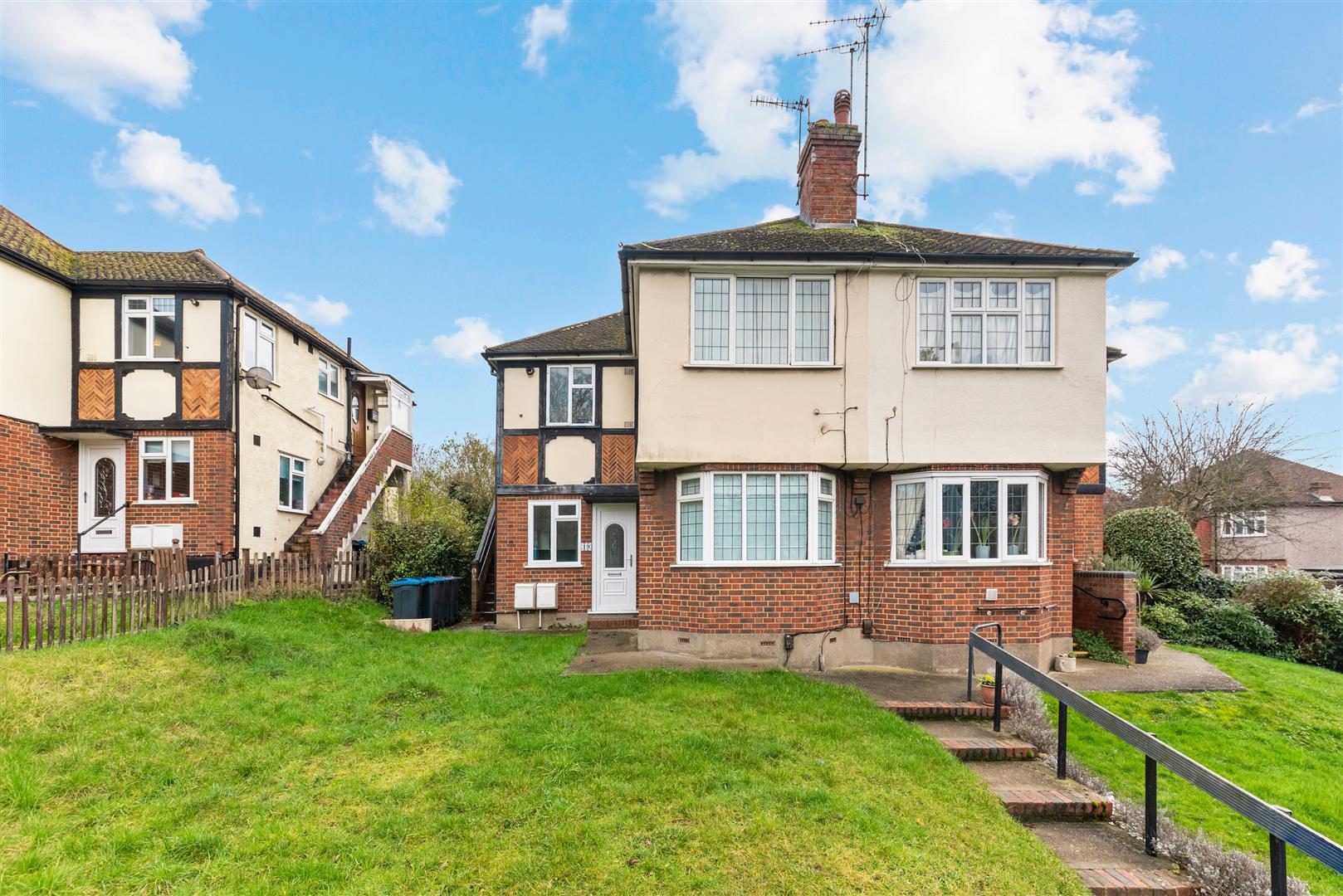 Property Image 9817f2e0-27ac-4bc2-8a93-29689ad1c33d