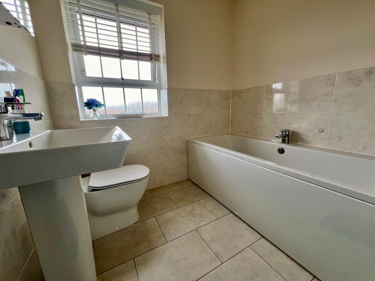 Property Image 9823408f-e9a4-429b-ad19-89f81d46f1e0