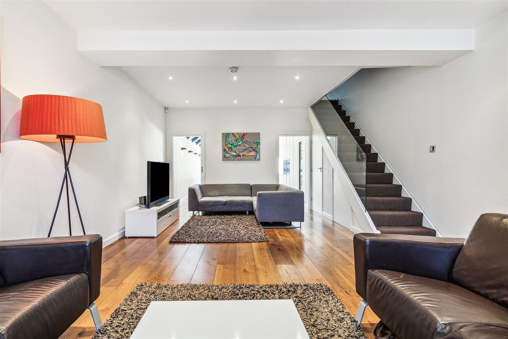 Property Image 982b99f2-a405-4a0d-9f8e-aa60a1f25567