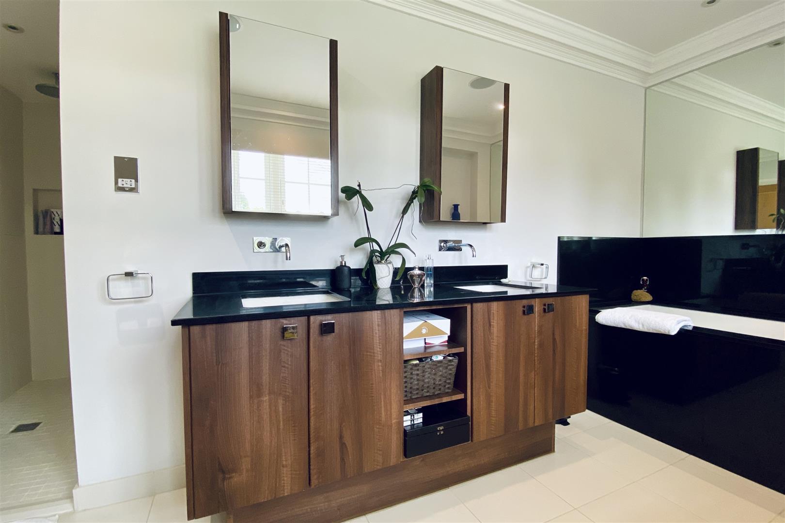 Property Image 98312385-5f1d-4dd0-aadc-5dce04efd7e4