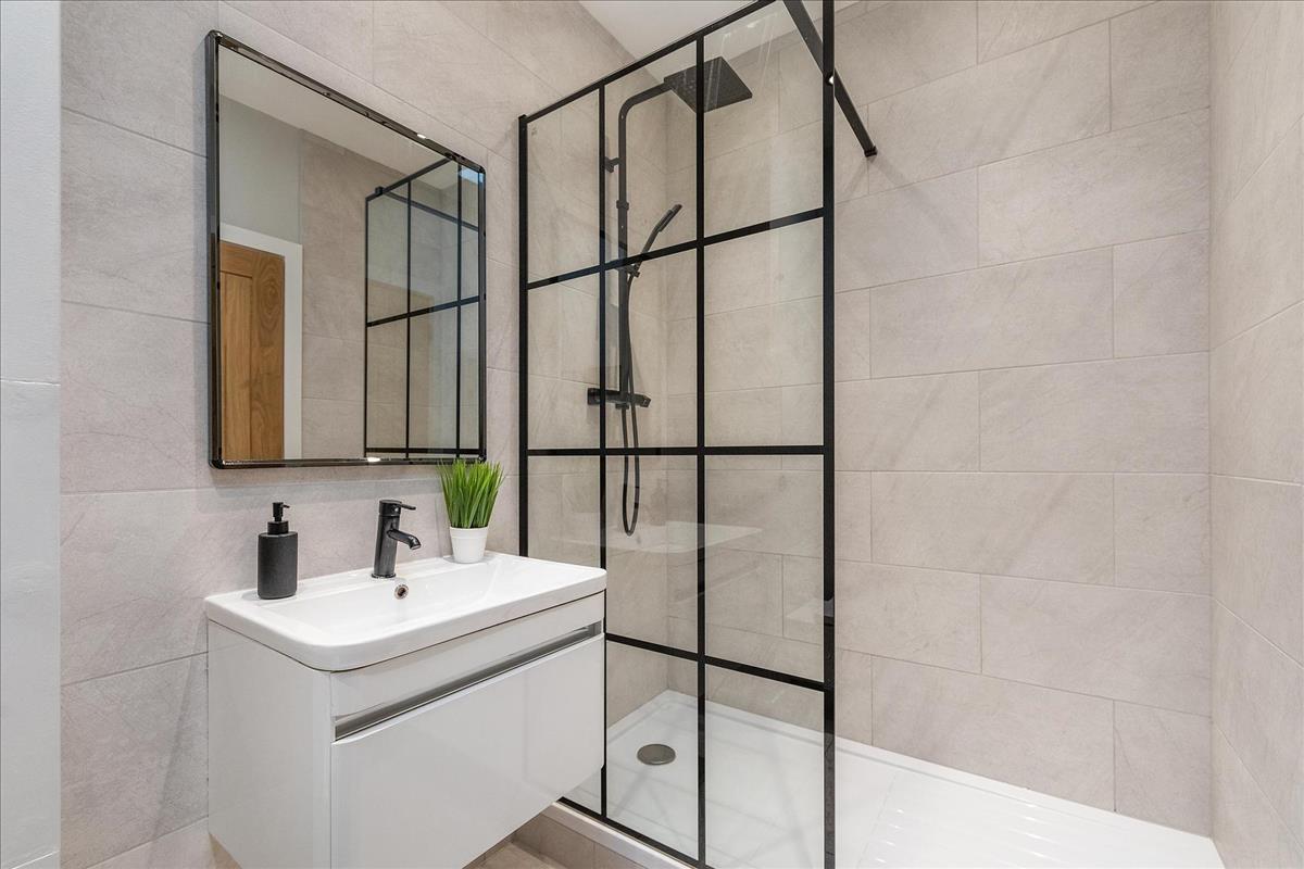 Property Image 9835ffa0-57be-4261-acf6-4b3f384ac49c