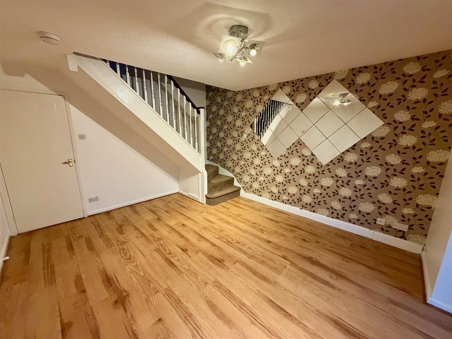 Property Image 984da02e-b313-40b2-9d5e-19e36bc20be0