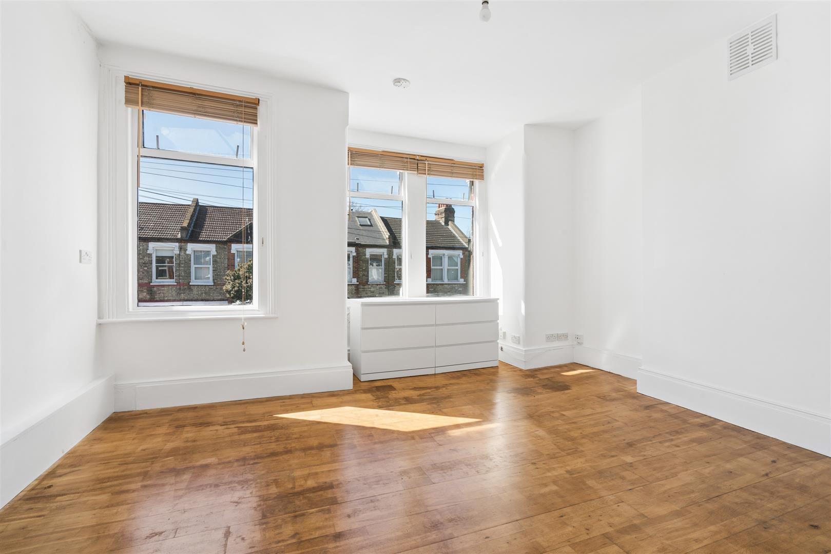 Property Image 98549928-eef8-4849-96e8-1ead08c61239