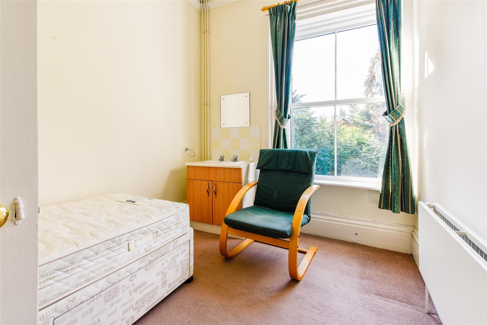 Property Image 9855bf0b-8272-4a8d-ac87-ad298f95a64c