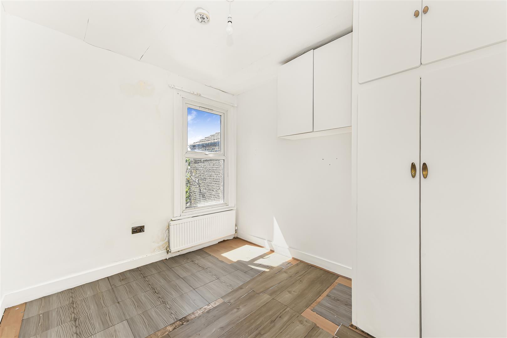 Property Image 98740ba8-f546-4ff4-813f-fb23bccbc1d4