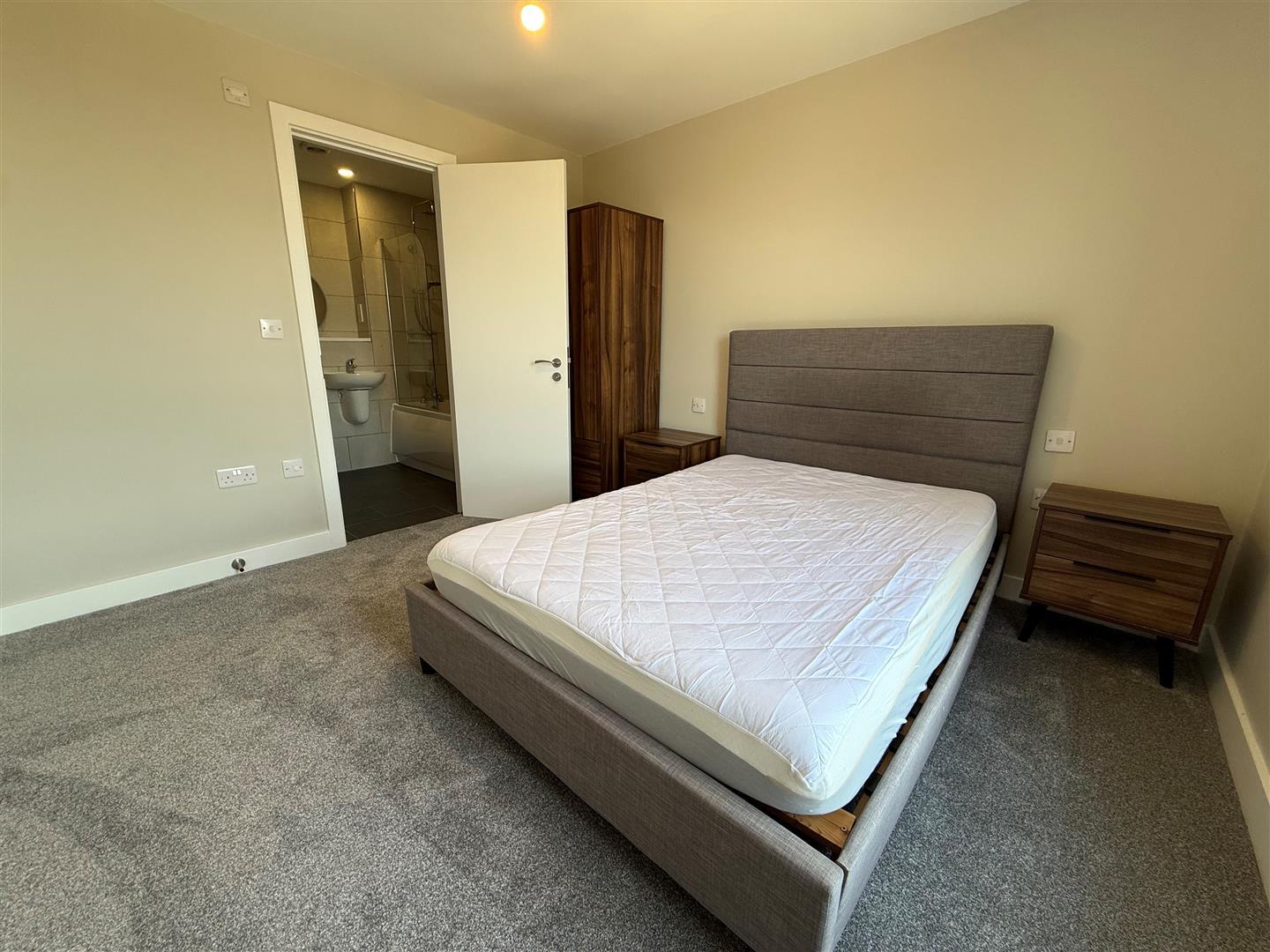 Property Image 987cfbd5-a913-4cc9-90b8-15cb996a0026