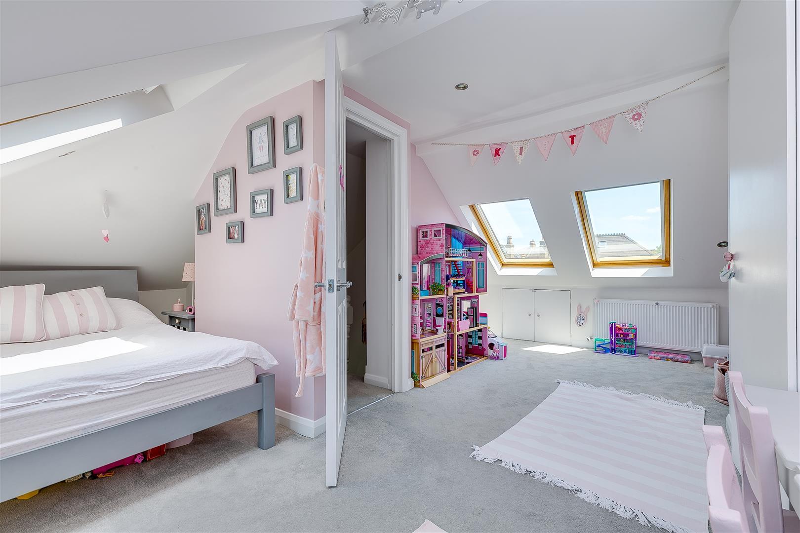 Property Image 98882167-d30f-45d1-b95c-add3d509ff1a