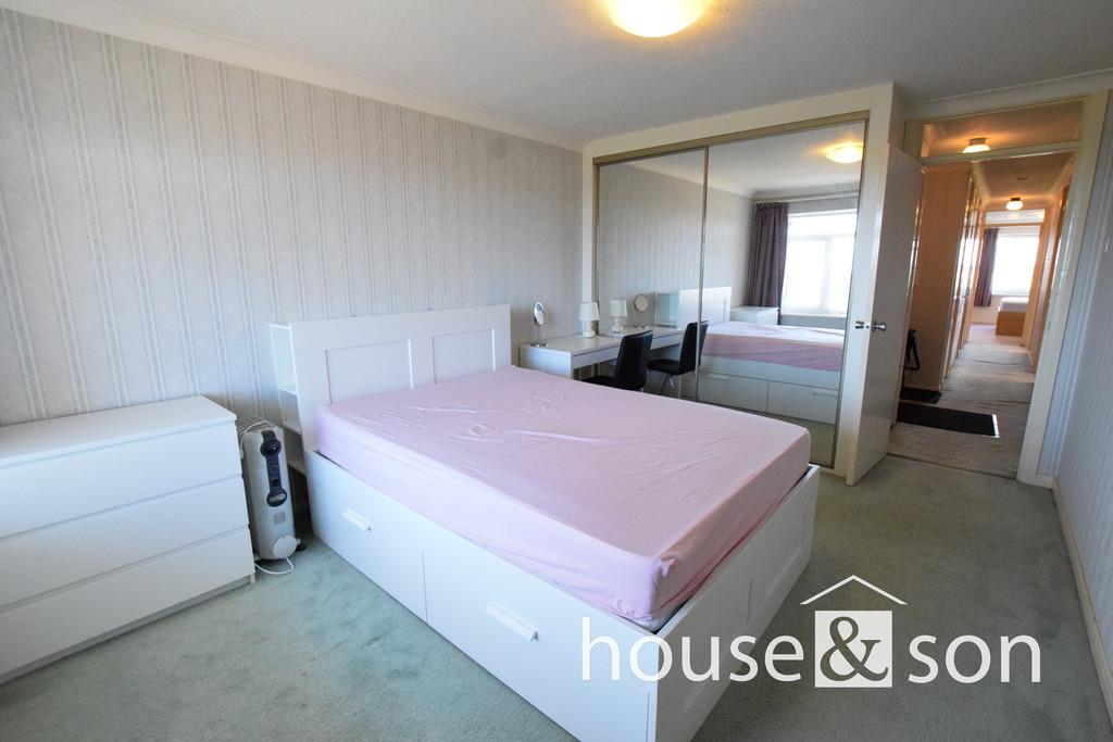 Property Image 989ea603-72b3-4133-b99d-39210f7c43ab