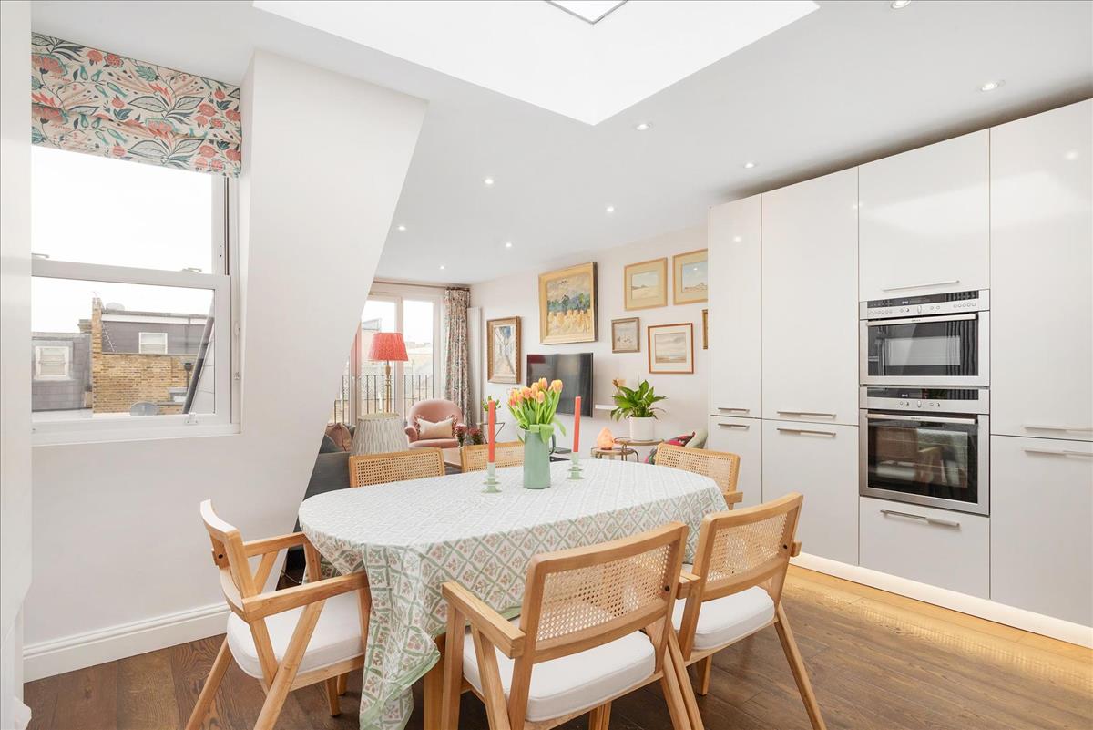 Property Image 98a60683-8909-411a-8502-da49f9c8b02a
