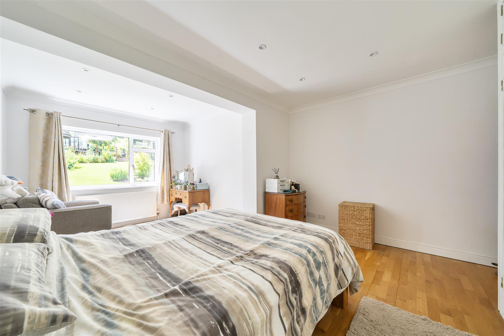 Property Image 98c0ed18-53ce-4cf5-94ce-6334d0c20004