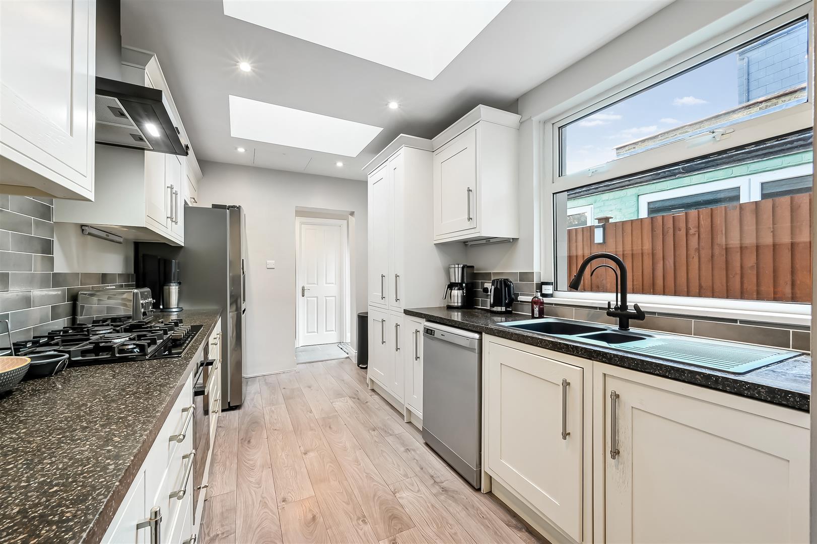 Property Image 98c5270a-e7a7-4d32-820a-710eecc0288f