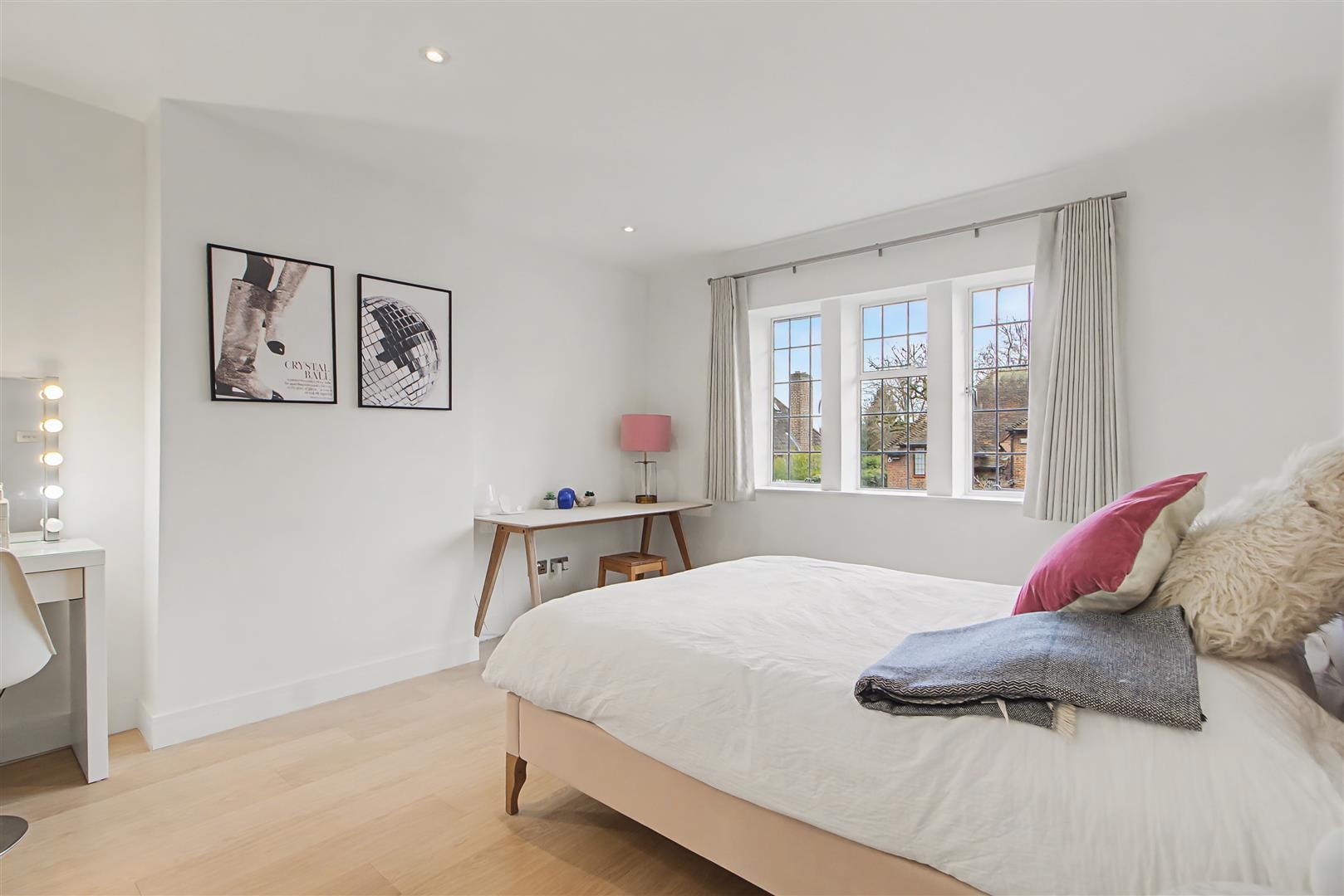 Property Image 98c717dc-20eb-492b-a0fa-f22e9b3d3e39