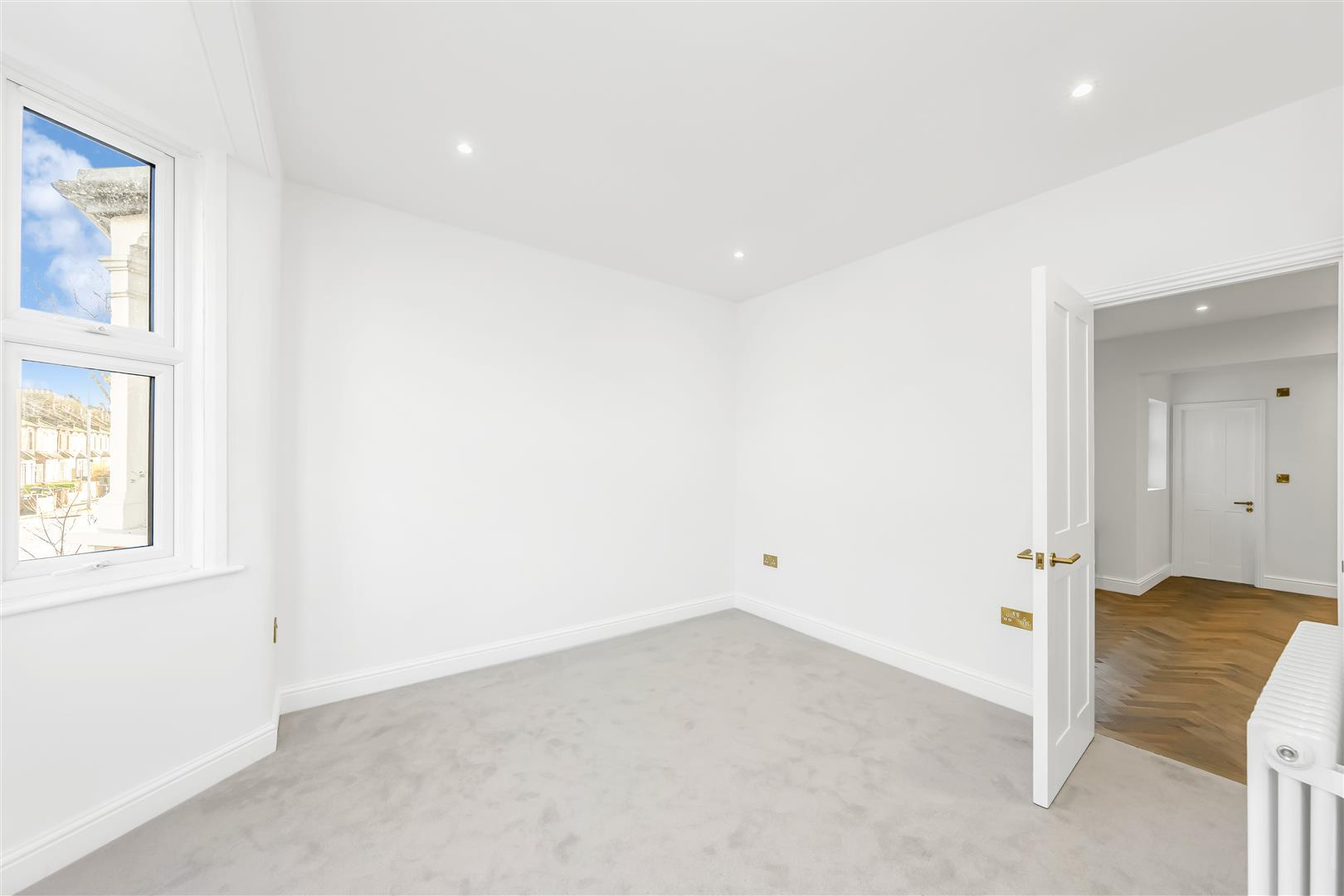 Property Image 98c7bea9-1f0d-4e52-8579-2b07ed246db0
