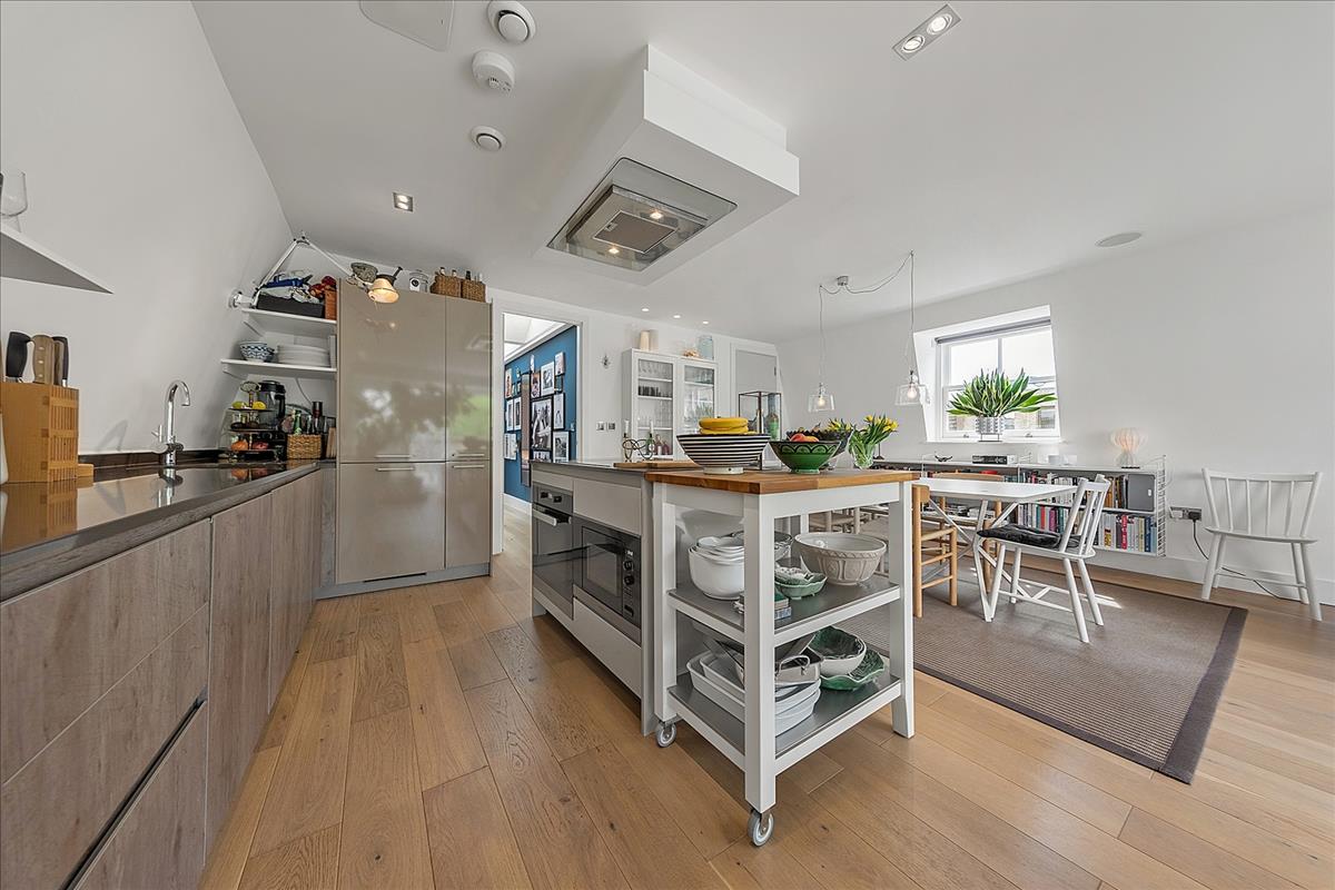 Property Image 98d220ad-d736-4802-9f48-272cf93c5b1e