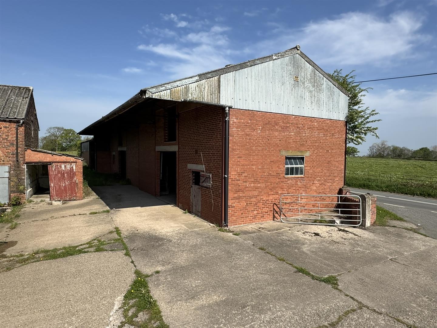 Property Image 98d3cc0a-a195-476b-b545-e6fbe8a9d789