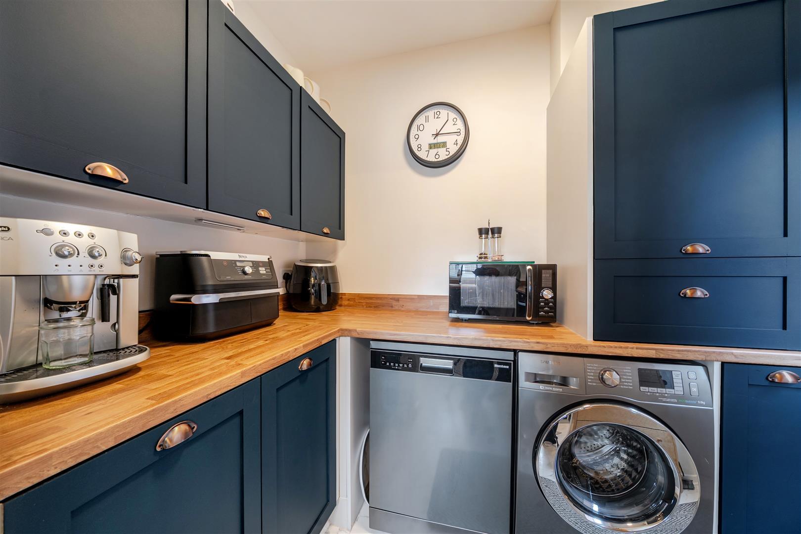 Property Image 98eb0c4e-d92b-4a09-829b-12a465330b97