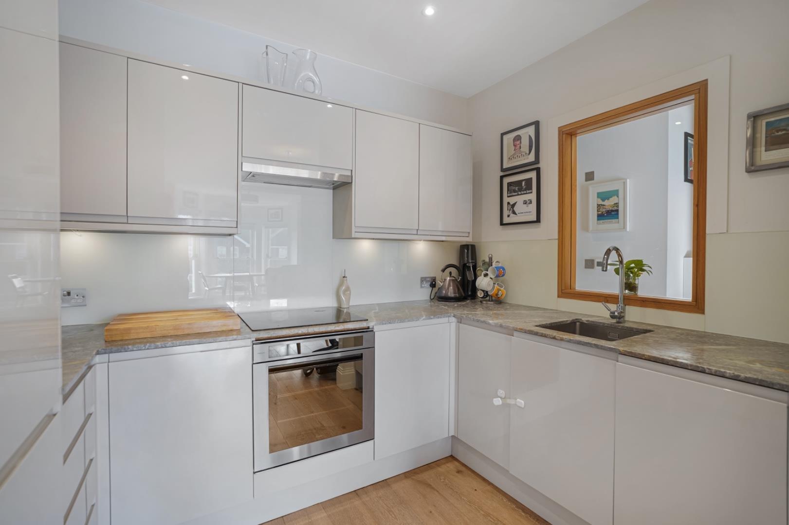 Property Image 98ebc280-b981-47ef-831a-5c8e59682148