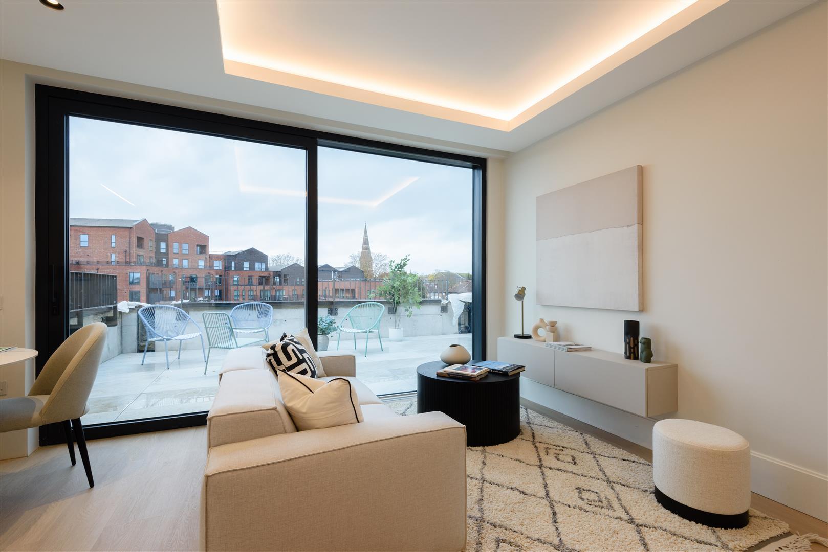 Property Image 98ec6e1f-0785-463b-93b3-35310e73b85d