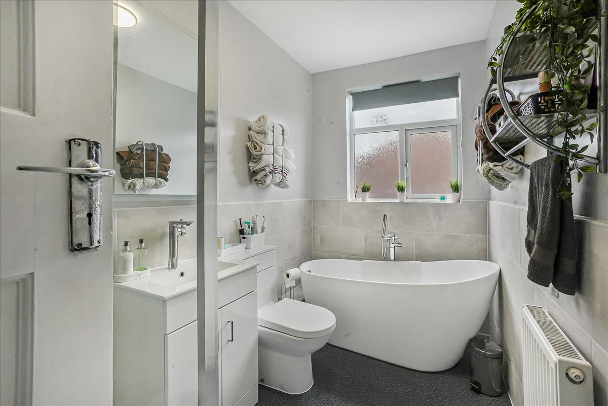 Property Image 98fc7778-2a92-474c-a123-facf8613b1eb