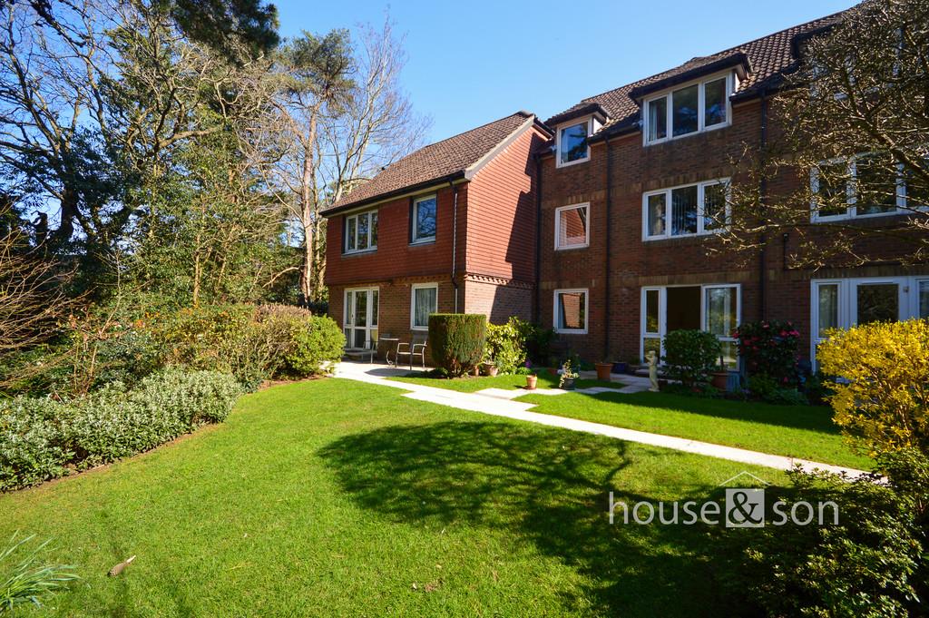 Property Image 98fffad7-8617-47c1-91b5-d00e724c978f
